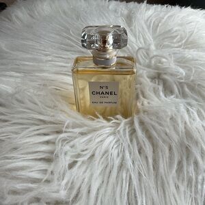CHANEL N°5 Eau de Parfum - Elegant Gold and Crystal